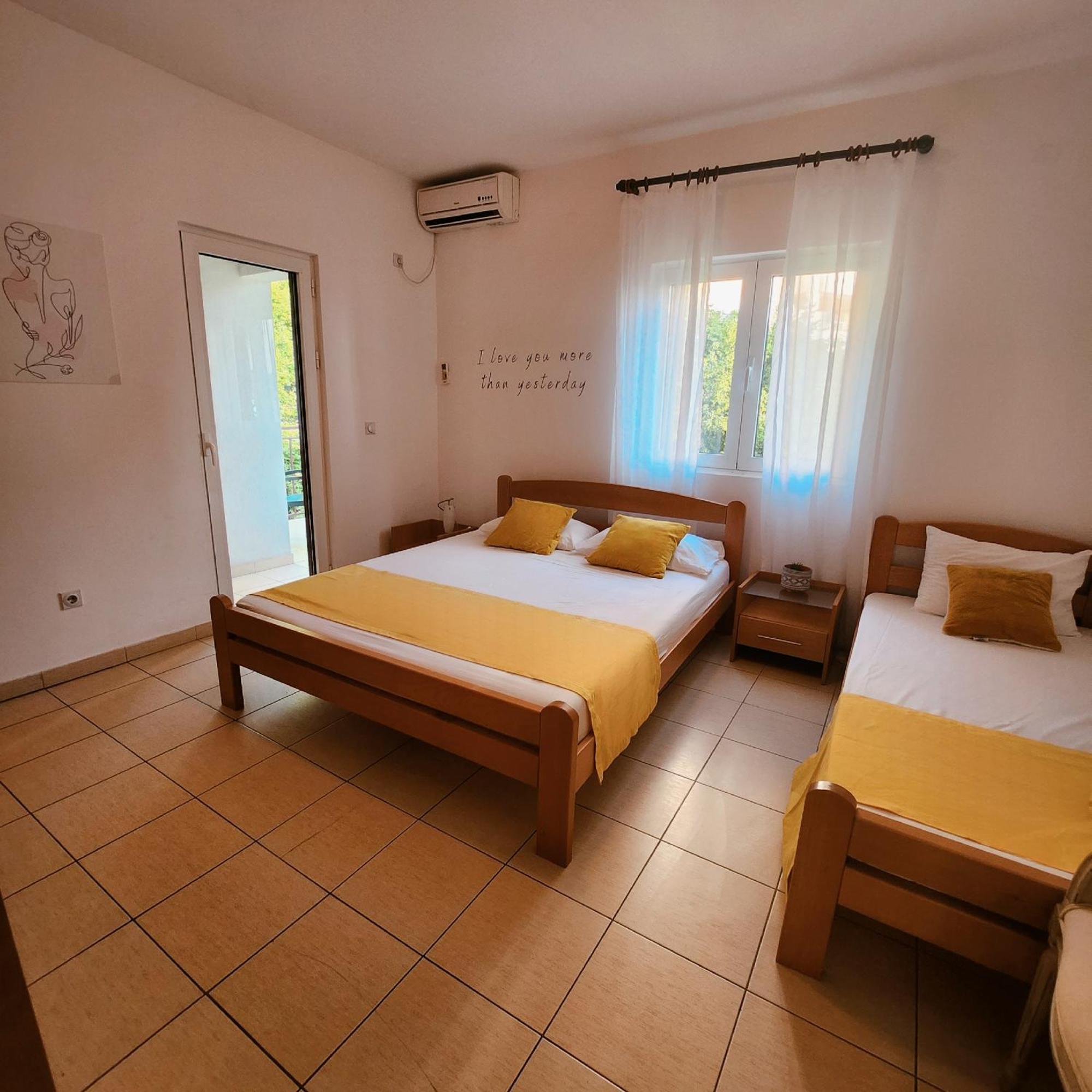 Bela Kuca Studio Apartments-Na Korak Do Mora-A Step To The Sea 拉法洛维奇 外观 照片