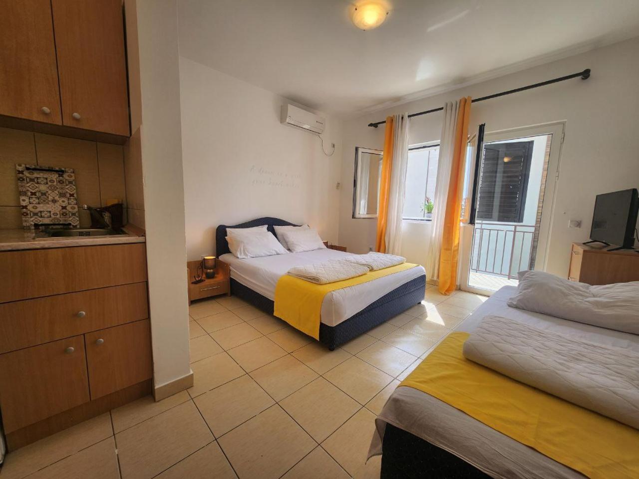 Bela Kuca Studio Apartments-Na Korak Do Mora-A Step To The Sea 拉法洛维奇 外观 照片